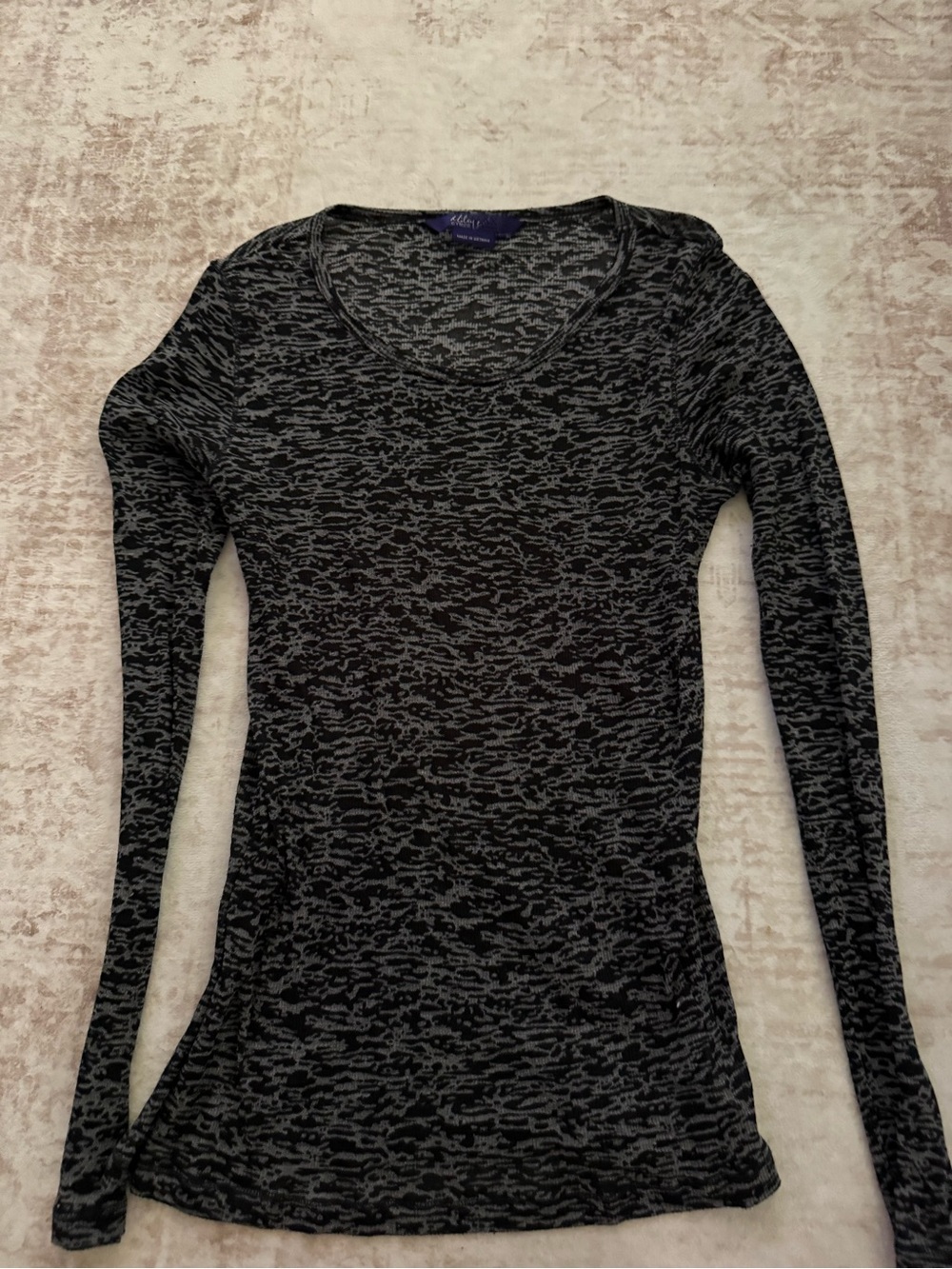 Miley Cyrus & Max Azria Black and Gray Heathered Long Sleeve Scoop Top